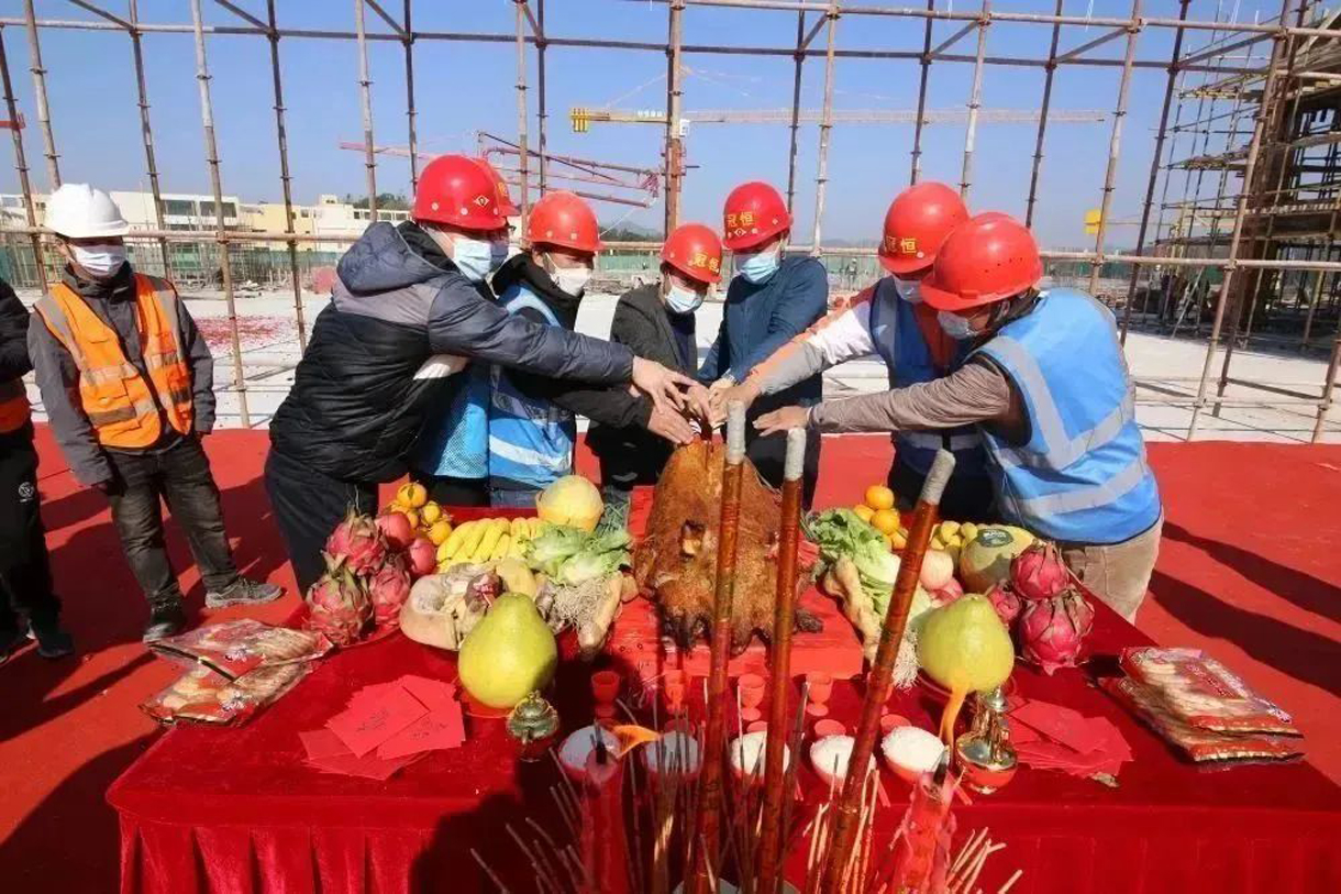 熱烈祝賀文英科技12號廠房建筑工程封頂大吉?。? onmousewheel=
