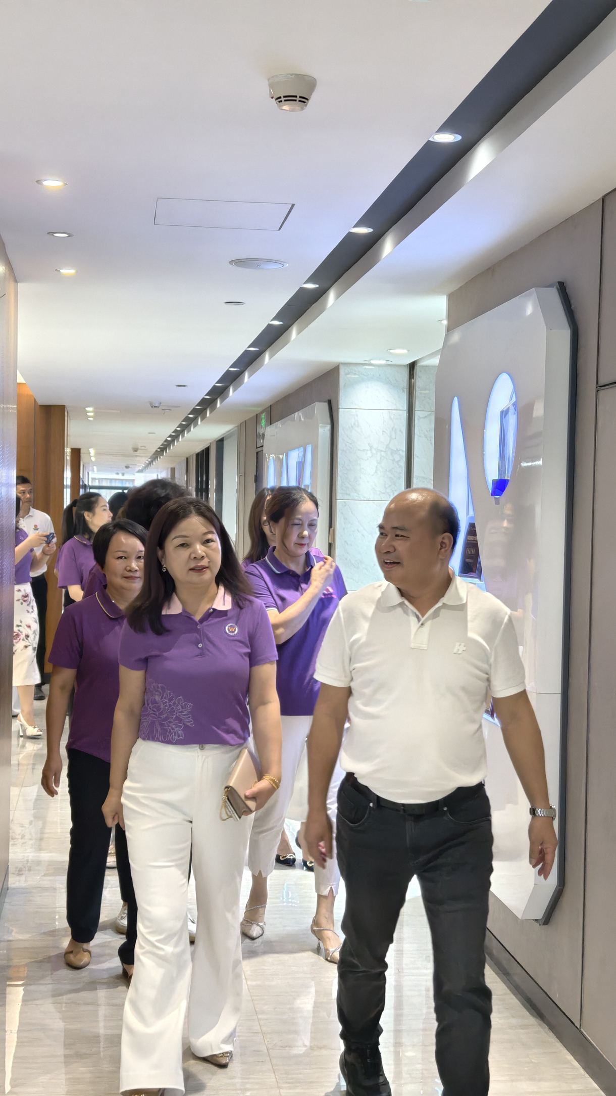 鎮(zhèn)女企業(yè)家聯(lián)合會代表來我司參觀交流