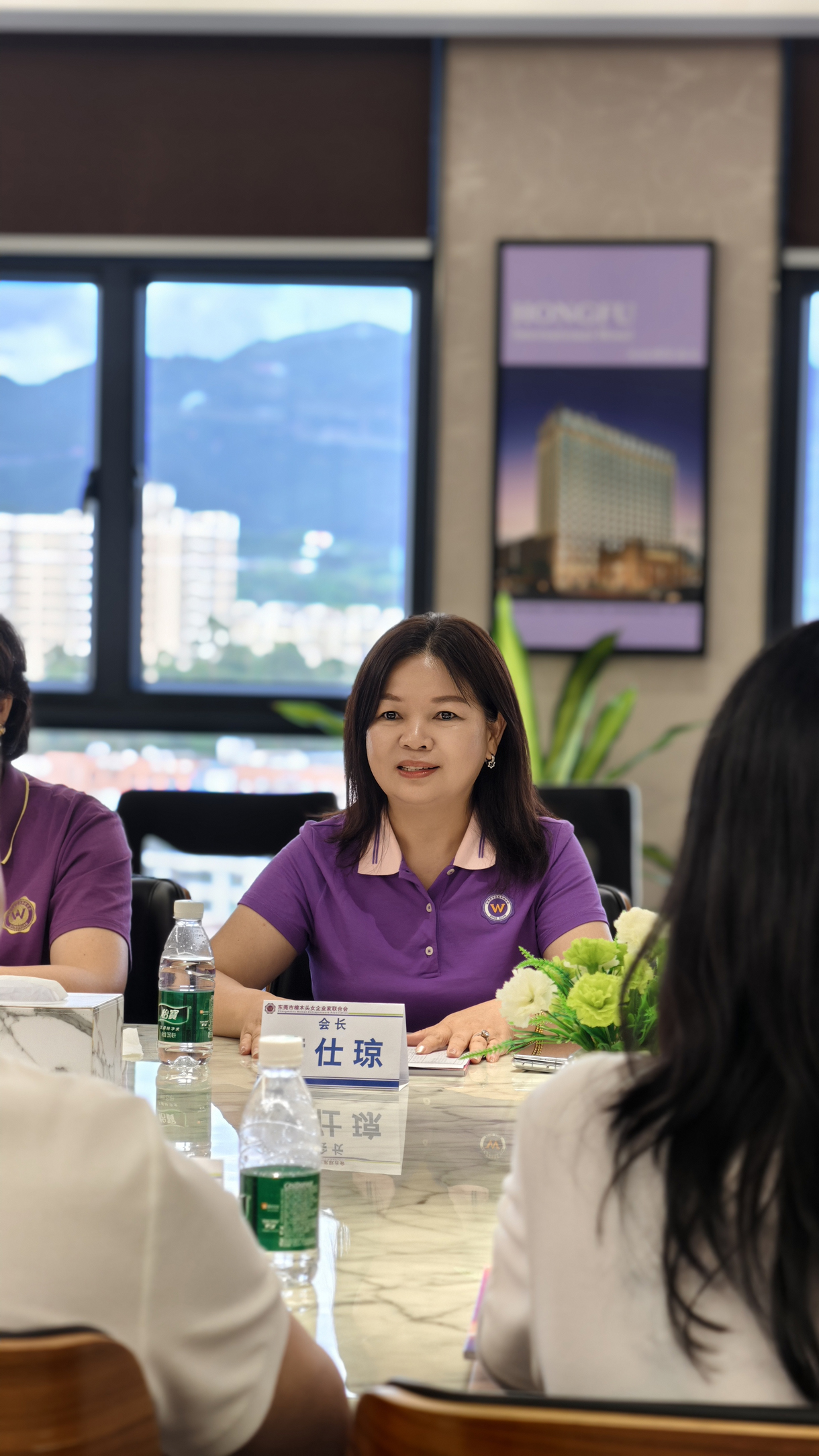 鎮(zhèn)女企業(yè)家聯(lián)合會代表來我司參觀交流