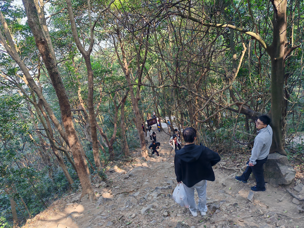冠恒建設(shè)青委會(huì)，勇攀高峰迎新年！