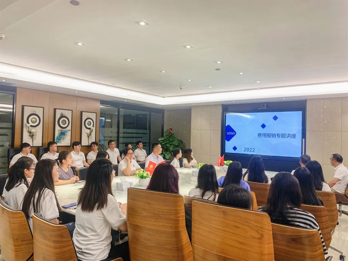 學習稅收政策，普及財會知識