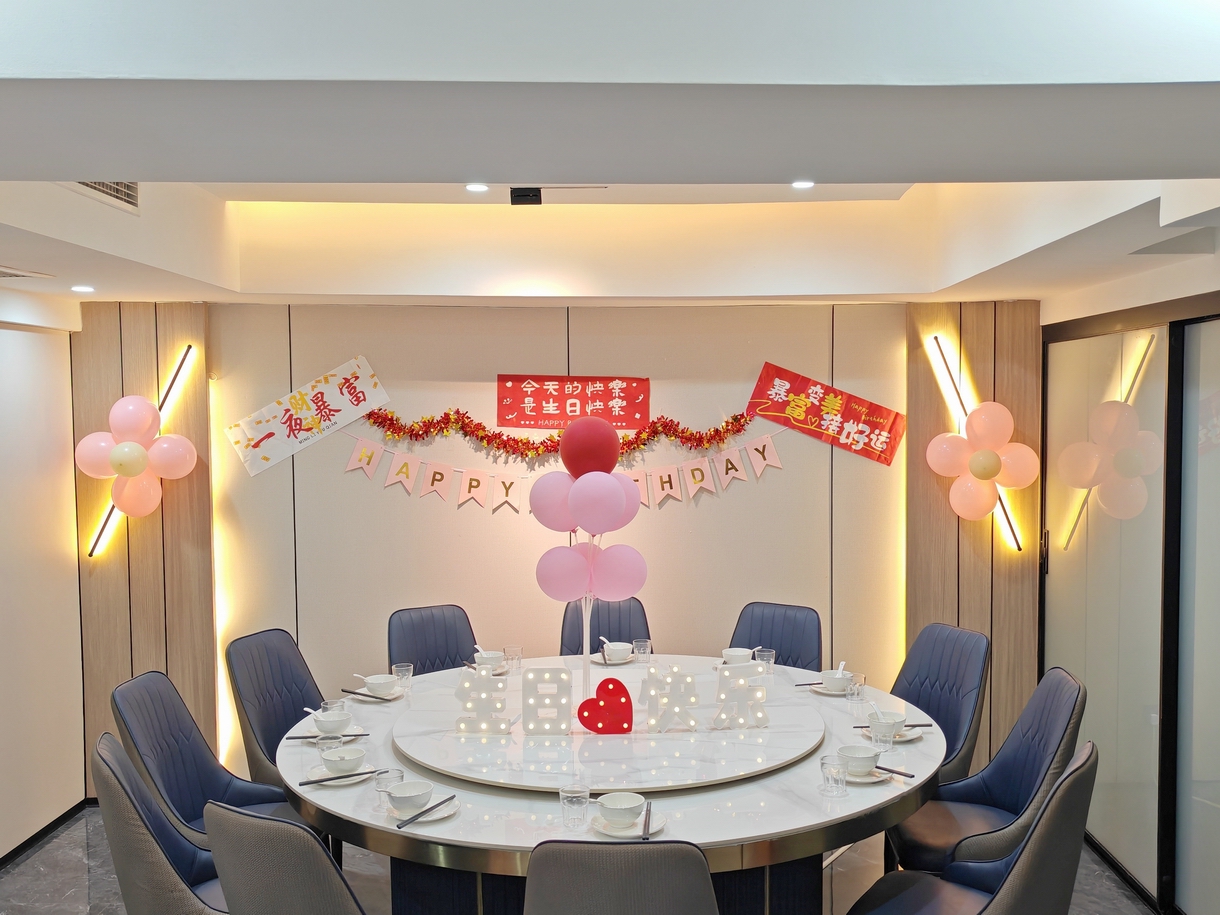 冠恒建設(shè)舉辦春季員工生日會(huì)